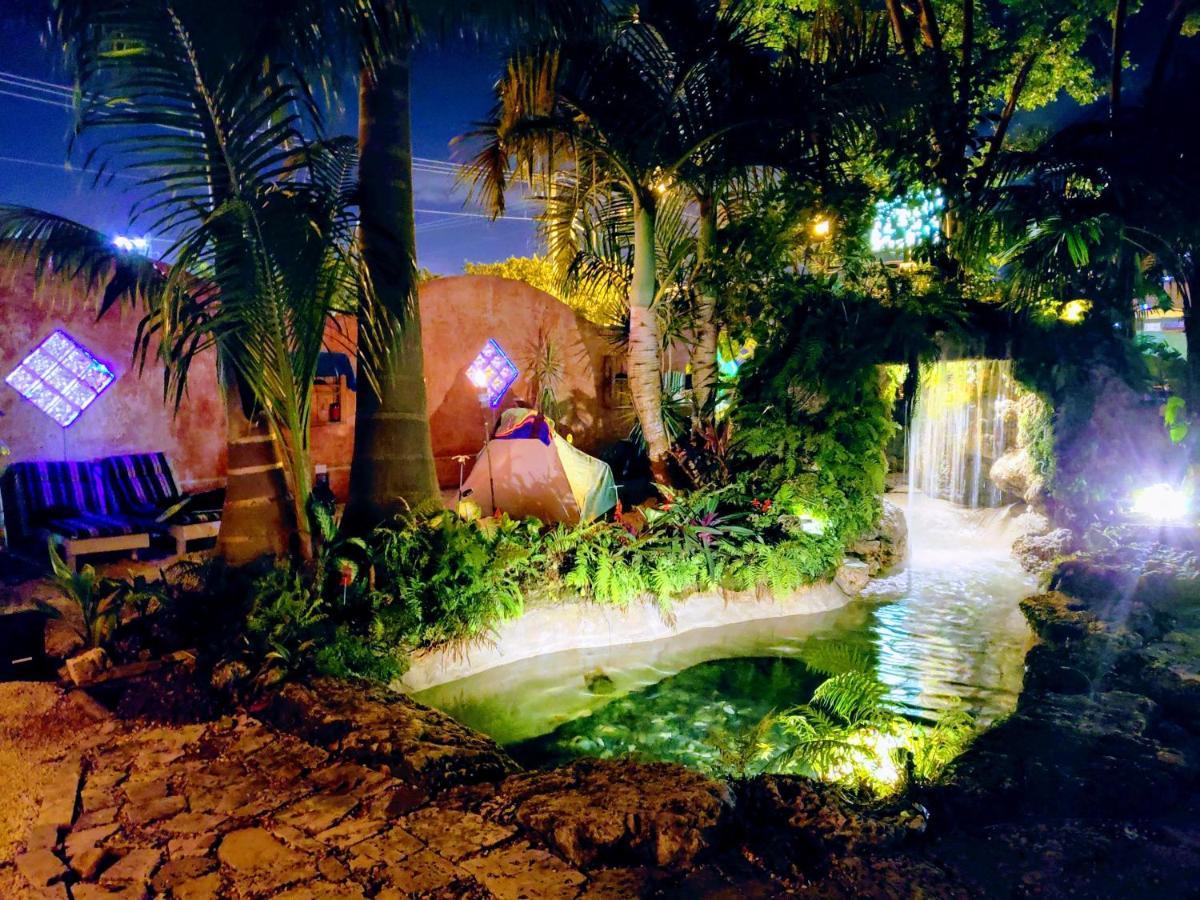 Hoosville Hostel Florida City Esterno foto